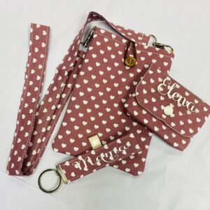 Set artesanal personalizado de tela con corazones